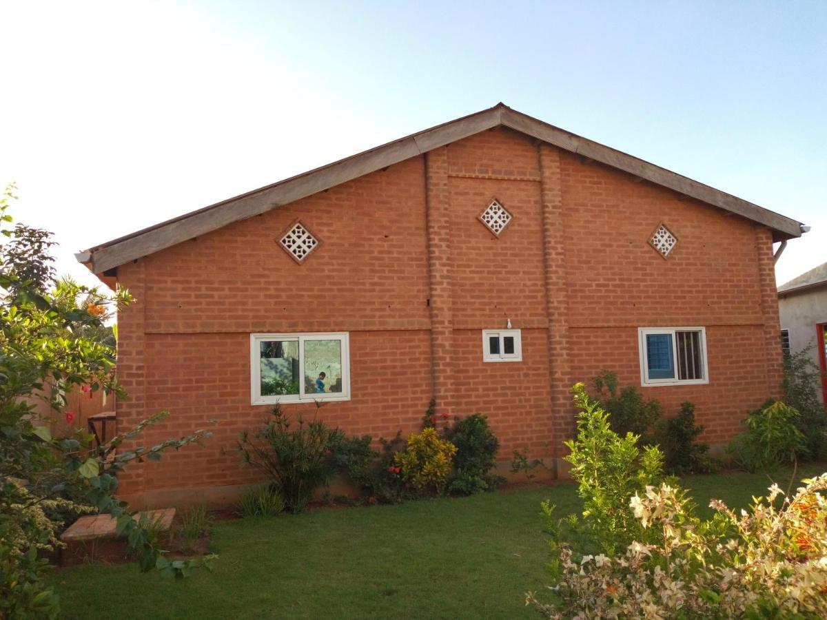 Maison Charlotte Forever Chambre D'Hotes Chez Un Couple Belgo Togolais Lome Bagian luar foto