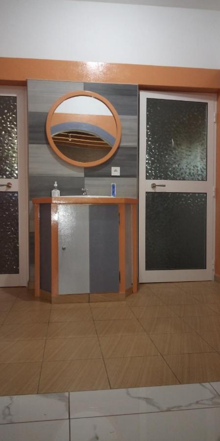 Maison Charlotte Forever Chambre D'Hotes Chez Un Couple Belgo Togolais Lome Bagian luar foto
