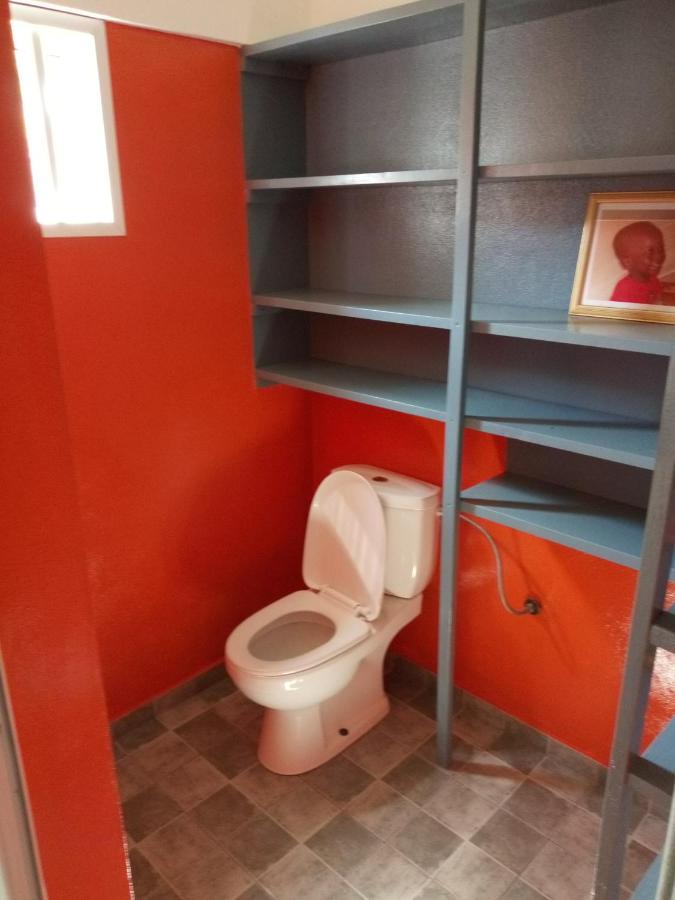 Maison Charlotte Forever Chambre D'Hotes Chez Un Couple Belgo Togolais Lome Bagian luar foto