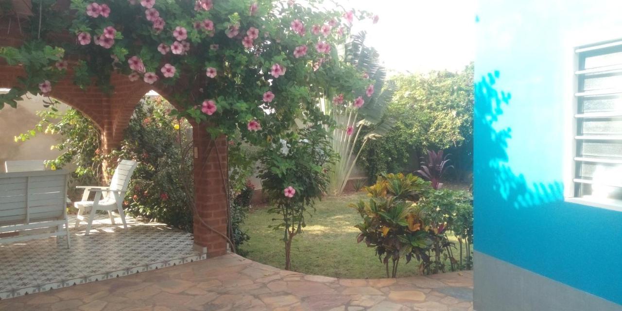 Maison Charlotte Forever Chambre D'Hotes Chez Un Couple Belgo Togolais Lome Bagian luar foto