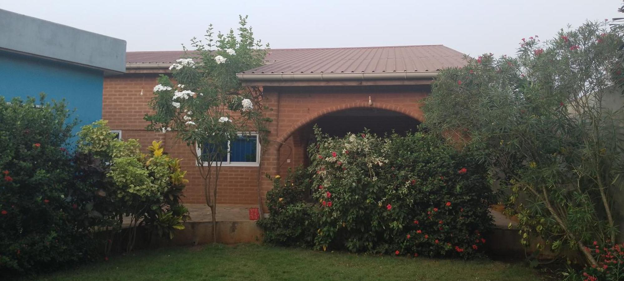 Maison Charlotte Forever Chambre D'Hotes Chez Un Couple Belgo Togolais Lome Bagian luar foto
